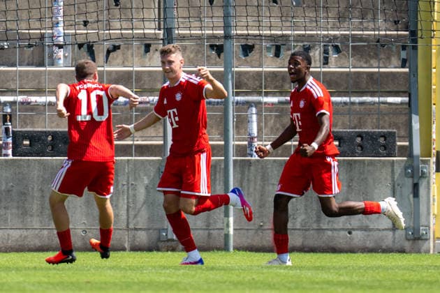 Torjubel zum 1:0, FC Bayern Amateure, FC Bayern Amateure vs. 1. FC Schweinfurt 05, Fussball, RL Bayern, 3. Spieltag, 08.08.2026 DFB regulations prohibit any use of photographs as image sequences and or quasi-video Muenchen Bayern Deutschland *** Goal celebration for the 1-0 lead, FC Bayern Amateure, FC Bayern Amateure vs. 1. FC Schweinfurt 05, soccer, Bavarian Regional League, Matchday 3, August 8, 2026. DFB regulations prohibit any use of photographs as image sequences and or quasi-video. Munich, Bavaria, Germany Copyright: xkolbert-press UlrichxGamelx