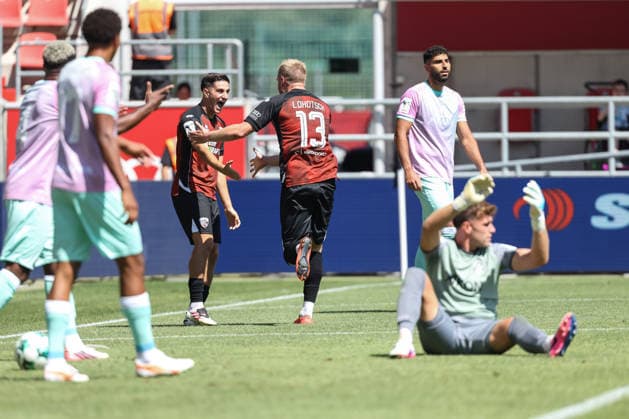 3. Liga; FC Ingolstadt 04 - Würzburger Kickers; Tor Jubel Treffer 1:0 Lars Lokotsch (13, FCI) mit Emre Gül (5, FCI) Torwart Hipper Johann (1 WKI) 3. Liga - FC Ingolstadt 04 Würzburger Kickers Saison 2026 2027 *** 3rd Division FC Ingolstadt 04 vs. Würzburger Kickers Goal Celebration Score 1–0 Lars Lokotsch 13, FCI with Emre Gül 5, FCI goalkeeper Johann Hipper 1 WKI 3rd Division FC Ingolstadt 04 Würzburger Kickers 2026–2027 season