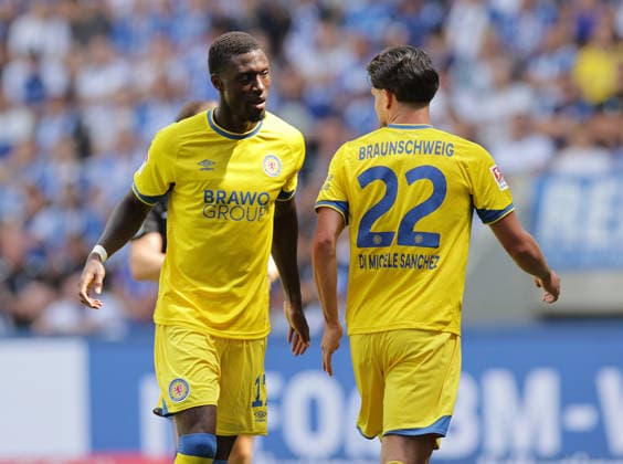 Torjubel Aaron Opoku (Eintracht Braunschweig) Fussball, Herren, Saison 2026 2027 2.BL, Avnet Arena, 1.Spieltag, 1.FC Magdeburg gegen Eintracht Braunschweig DFL REGULATIONS PROHIBIT ANY USE OF PHOTOGRAPHS AS IMAGE SEQUENCES AND OR QUASI-VIDEO. *** Goal Celebration: Aaron Opoku, Eintracht Braunschweig Soccer, Men s, 2026–2027 Season, 2. Bundesliga, Avnet Arena, Matchday 1, 1 FC Magdeburg vs. Eintracht Braunschweig. DFL regulations prohibit any use of photographs as image sequences and or quasi-video.