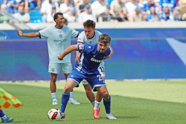 v. li. im Zweikampf, Lilian Egloff (SC Karlsruhe, 25),Joel Grodowski (Arminia Bielefeld, 11) GER, SC Karlsruhe - DSC Arminia Bielefeld Fussball 1.Spieltag Spielzeit 2026 2027 2.Bundesliga 08.08.2026 (DFL DFB REGULATIONS PROHIBIT ANY USE OF PHOTOGRAPHS as IMAGE SEQUENCES and or QUASI-VIDEO). GER SC Karlsruhe - DSC Arminia Bielefeld Fussball 1.Spieltag Spielzeit 2026 2027 08.08.2026 *** From left in a one-on-one situation: Lilian Egloff (SC Karlsruhe), 25; Joel Grodowski (Arminia Bielefeld), 11 (GER), SC Karlsruhe vs. DSC Arminia Bielefeld, Soccer, Matchday 1, 2026–2027 Season, 2. Bundesliga, August 8, 2026. DFL and DFB regulations prohibit any use of photographs as image sequences and or quasi-VIDEO GER SC Karlsruhe DSC Arminia Bielefeld Soccer Matchday 1 Season 2026–2027 August 8, 2026 Copyright: xEibner-Pressefoto JoergxHirschx EP_JHH