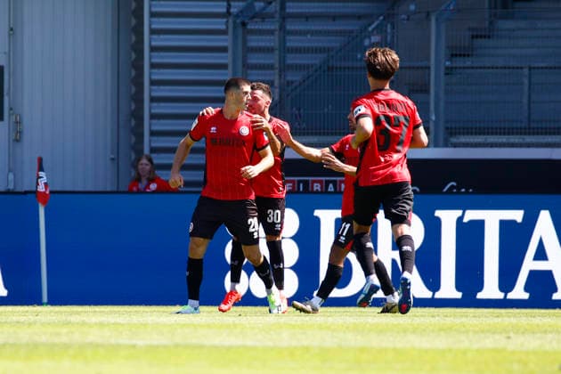 08.08.2026, xavx, Fussball 3.Liga, SV Wehen Wiesbaden - Preußen Münster v.l. Moritz Flotho (SV Wehen Wiesbaden) celebrate the goal, Der Torjubel zum 1:1 (DFL DFB REGULATIONS PROHIBIT ANY USE OF PHOTOGRAPHS as IMAGE SEQUENCES and or QUASI-VIDEO) Wiesbaden *** August 8, 2026, xavx, Soccer 3rd Division, SV Wehen Wiesbaden vs. Preußen Münster, Moritz Flotho of SV Wehen Wiesbaden celebrates the goal, The goal celebration for the 1–1 draw. DFL and DFB regulations prohibit any use of photographs as image sequences and or quasi-video. Wiesbaden