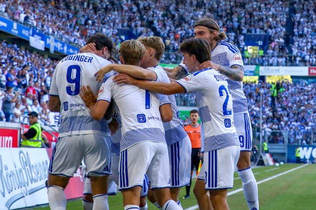 2026.08.08, xkwix, Fußball, 3. Liga, MSV Duisburg - SV Meppen, Schauinsland-Reisen-Arena, 1.Spieltag, Saison 2026 2027: Torjubel der Mannschaft nach Tor zum 1:0 durch Lex Tyger Lobinger (MSV Duisburg 9) DFB regulations prohibit any use of photographs as image sequences and or quasi-video. Photo: xKamilxWilkowskixPressefotoKochx Nordrhein-Westfalen Deutschland *** August 8, 2026, xkwix, Soccer, 3rd Division, MSV Duisburg vs. SV Meppen, Schauinsland Reisen Arena, Matchday 1, 2026–2027 season: The team celebrates after Lex Tyger Lobinger scores the 1–0 goal for MSV Duisburg. 9. DFB regulations prohibit any use of photographs as image sequences and or quasi-video. Photo: xKamilxWilkowskixPressefotoKochx, North Rhine-Westphalia, Germany