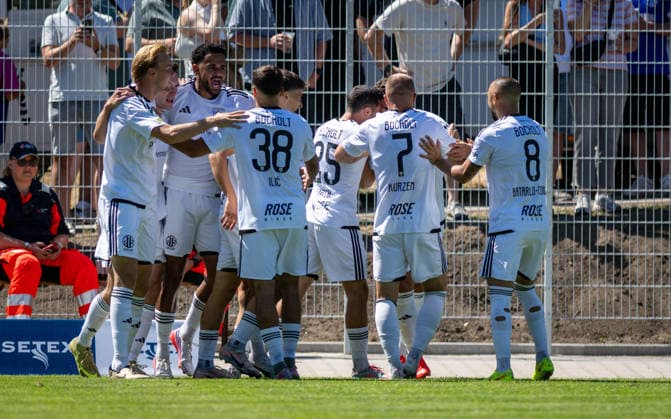 Fussball, Saison 2026 2027, Regionalliga West, 08.08.2026, 02. Spieltag, Herren, 1.FC Bocholt (weiss) vs. FC Schalke 04 U23 (blau) v.l.: Kilian Zaruba (1.FC Bocholt), Lennar Garlipp (1.FC Bocholt), Elano Yegen (1.FC Bocholt), Filip Ilic (1.FC Bocholt), Benjamin Friesen (1.FC Bocholt), Marvin Lorch (1.FC Bocholt), Patrick Kurzen (1.FC Bocholt), Stipe Batarilo (1.FC Bocholt), Bocholt Stadion am Huenting Deutschland *** Soccer, 2026–2027 Season, Regionalliga West, August 8, 2026, Matchday 2, Men s, 1 FC Bocholt (white) vs. FC Schalke 04 U23 (blue) Photo by Kilian Zaruba: 1 FC Bocholt, Lennar Garlipp (1 FC Bocholt), Elano Yegen (1 FC Bocholt), Filip Ilic (1 FC Bocholt), Benjamin Friesen 1 FC Bocholt, Marvin Lorch 1 FC Bocholt, Patrick Kurzen 1 FC Bocholt, Stipe Batarilo 1 FC Bocholt, Bocholt Stadion am Huenting, Germany 260808_fb_1fc-bocholt_schalke-04-u23_57489