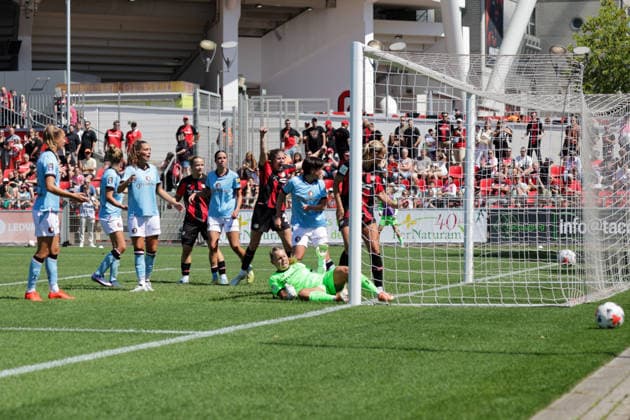 08.08.2026, xgrfx, Fussball Testspiel Frauen, Bayer Leverkusen - Feyenoord Rotterdam v.l. Tor, Cornelia Kramer zum 3:0 (Bayer Leverkusen) (DFL DFB REGULATIONS PROHIBIT ANY USE OF PHOTOGRAPHS as IMAGE SEQUENCES and or QUASI-VIDEO) Leverkusen *** August 8, 2026, xgrfx, Women s Soccer Friendly, Bayer Leverkusen vs. Feyenoord Rotterdam, Goal, Cornelia Kramer on the 3–0 Bayer Leverkusen DFL DFB REGULATIONS PROHIBIT ANY USE OF PHOTOGRAPHS as IMAGE SEQUENCES and or QUASI-VIDEO Leverkusen
