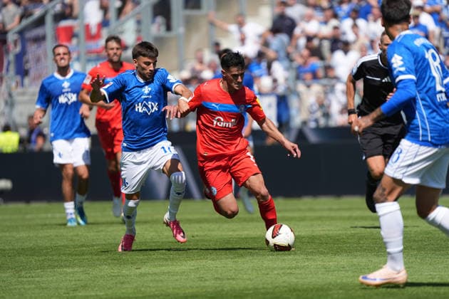 Ibrahim El Kadiri (SV Darmstadt 98) gegen Guillermo Balzi (Holstein Kiel) - 08.08.2026 2. Bundesliga, Saison 26 27: SV Darmstadt 98 vs. Holstein Kiel, Stadion am Boellenfalltor, 1. Spieltag, emonline, emspor, *** Ibrahim El Kadiri, SV Darmstadt 98 vs. Guillermo Balzi, Holstein Kiel, August 8, 2026, 2. Bundesliga, Season 26–27, SV Darmstadt 98 vs. Holstein Kiel, Stadion am Boellenfalltor, Matchday 1, emonline, emspor,