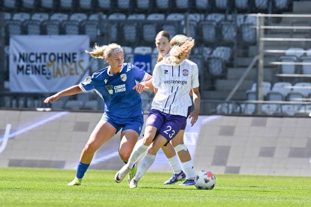 Fußball I Frauen I Saison 2026-2027 I Bundesliga I 2. Spieltag I FC Carl Zeiss Jena - SGS Essen I 08.08.2026 Zweikampf Anna Olmala (9, FC Carl Zeiss Jena), Kyra Spitzner (23, SGS Essen) Jena Ernst-Abbe-Sportfeld, ad hoc Arena Thüringen Deutschland *** Soccer I Women s I 2026–2027 Season I Bundesliga I Matchday 2 I FC Carl Zeiss Jena vs. SGS Essen I August 8, 2026, Tackle by Anna Olmala 9, FC Carl Zeiss Jena, Kyra Spitzner 23, SGS Essen, Jena, Ernst Abbe Sportfeld, ad hoc Arena, Thuringia, Germany Copyright: xLobeca InesxHähnelx
