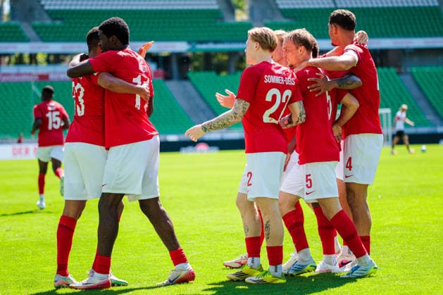Die Mannschaft von TSV Havelse 1912 jubelt ueber das Tor zum 2:1 durch Jesse Tugbenyo (TSV Havelse 1912, 33) GER, TSV Havelse 1912 vs. VfB Stuttgart II, Fussball, 3. Liga, 1. Spieltag, Spielzeit 2026 2027, 08.08.2026 DFL Regulations prohibit any use of photographers as image sequences and or quasi-video. GER, TSV Havelse 1912 vs. VfB Stuttgart II, Fussball, 3. Liga, 1. Spieltag, Spielzeit 2026 2027, 08.08.2026 Hannover *** The TSV Havelse 1912 team celebrates Jesse Tugbenyo s goal to make it 2–1. TSV Havelse 1912, 33 GER, TSV Havelse 1912 vs. VfB Stuttgart II, Soccer, 3. Liga, Matchday 1, 2026–2027 season, August 8, 2026. DFL regulations prohibit any use of photographs as image sequences and or quasi-video. GER, TSV Havelse 1912 vs. VfB Stuttgart II, soccer, 3. Liga, Matchday 1, 2026–2027 season, August 8, 2026, Hanover Copyright: xEibner-Pressefoto JanxRollingerx EP_JSK