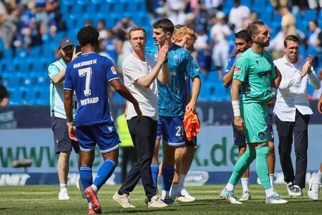 Maximillian Senft (Cheftrainer, SC Karlsruhe) Sieg mit 2:1 GER, SC Karlsruhe - DSC Arminia Bielefeld Fussball 1.Spieltag Spielzeit 2026 2027 2.Bundesliga 08.08.2026 (DFL DFB REGULATIONS PROHIBIT ANY USE OF PHOTOGRAPHS as IMAGE SEQUENCES and or QUASI-VIDEO). GER SC Karlsruhe - DSC Arminia Bielefeld Fussball 1.Spieltag Spielzeit 2026 2027 08.08.2026 *** Maximillian Senft, Head Coach, SC Karlsruhe, 2–1 victory over GER, SC Karlsruhe vs. DSC Arminia Bielefeld, Soccer, Matchday 1, 2026–2027 Season, 2. Bundesliga, August 8, 2026. DFL and DFB regulations prohibit any use of photographs as image sequences and or quasi-VIDEO GER SC Karlsruhe vs. DSC Arminia Bielefeld Soccer Matchday 1, 2026–2027 Season, August 8, 2026 Copyright: xEibner-Pressefoto JoergxHirschx EP_JHH