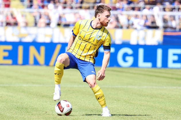 Deutschland: Regionalliga Nordost 2026 2027, 4. Spieltag, 1.FC Lok Leipzig - Hertha BSC II, Bruno-Plache-Stadion (Leipzig): Dorian Äaevis Cevis (1. FC Lokomotive Leipzig, 22) am Ball *** Germany Regional League Northeast 2026–2027, Matchday 4, 1 FC Lok Leipzig vs. Hertha BSC II, Bruno Plache Stadium, Leipzig; Dorian Äaevis Cevis, 1 FC Lokomotive Leipzig, 22 on the ball Copyright: xLucasxWalterx