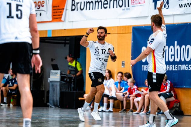 08.08.2026, xdobgx, Handball Heide-Cup 2026, TSV Hannover-Burgdorf - Provence Aix v.l.Antoine Tissot (PAUC Handball, 17) Jubel, Torjubel, jubelt ueber das Tor, celebrate the goal, celebration Schneverdingen *** August 8, 2026, xdobgx, 2026 Heide Cup Handball, TSV Hannover Burgdorf vs. Provence Aix-en-Provence Antoine Tissot PAUC Handball, 17 Cheering, Goal celebration, celebrating the goal, Schneverdingen