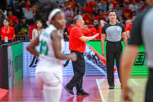 HAIKOU, CHINA - AUGUST 07: Head coach Gong Luming of Team China gives instructions during the 2026 women s basketball warm-up match between China and Nigeria on August 7, 2026 in Haikou, Hainan Province of China. China defeated Nigeria 70-67 in the first match of the Haikou station.  Copyright: xVCGx 111658791750