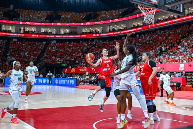 HAIKOU, CHINA - AUGUST 07: Wang Siyu of Team China drives to the basket during the 2026 women s basketball warm-up match between China and Nigeria on August 7, 2026 in Haikou, Hainan Province of China. China defeated Nigeria 70-67 in the first game of the Haikou station, with Zhang Ziyu scoring 24 points and grabbing 11 rebounds, while Yang Shuyu added 12 points.  Copyright: xVCGx 111658791753