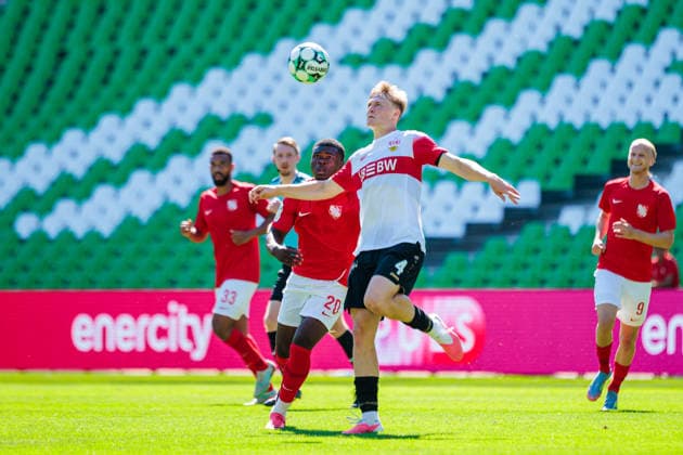 (L-R) Alexander Guiddir (TSV Havelse 1912, 20) im Kopfballduell mit Maximilian Herwerth (VfB Stuttgart II, 04) GER, TSV Havelse 1912 vs. VfB Stuttgart II, Fussball, 3. Liga, 1. Spieltag, Spielzeit 2026 2027, 08.08.2026 DFL Regulations prohibit any use of photographers as image sequences and or quasi-video. GER, TSV Havelse 1912 vs. VfB Stuttgart II, Fussball, 3. Liga, 1. Spieltag, Spielzeit 2026 2027, 08.08.2026 Hannover *** L R Alexander Guiddir, TSV Havelse 1912, 20, in a header duel with Maximilian Herwerth, VfB Stuttgart II, 04 GER, TSV Havelse 1912 vs. VfB Stuttgart II, Soccer, 3rd Division, Matchday 1, 2026–2027 season, August 8, 2026. DFL regulations prohibit the use of photographs as image sequences and or quasi-video. GER, TSV Havelse 1912 vs. VfB Stuttgart II, soccer, 3. Liga, Matchday 1, 2026–2027 season, August 8, 2026, Hanover Copyright: xEibner-Pressefoto JanxRollingerx EP_JSK
