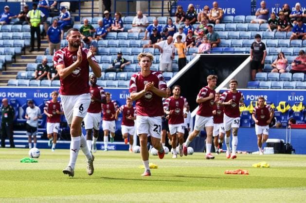 Northampton Town players applaud the fans as they make their way onto the pitch for warm up Leicester City v Northampton Town, EFL Carabao Cup, First Round, Football, King Power Stadium, Leicester, UK - 08 Aug 2026Leicester King Power Stadium United Kingdom EDITORIAL USE ONLY No use with unauthorised audio, video, data, fixture lists, club league logos or live services. Online in-match use limited to 120 images, no video emulation. No use in betting, games or single club league player publications.  Copyright: xMarkxKerton Shutterstockx 17051082aa
