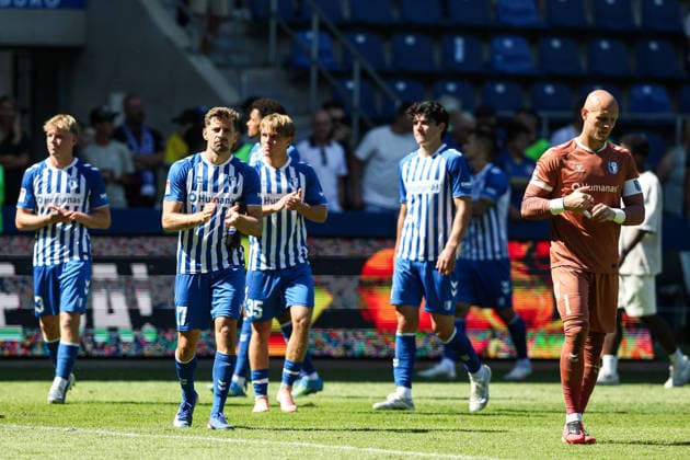 Alexander Nollenberger (1. FC Magdeburg,17) und Torwart Dominik Reimann (1. FC Magdeburg,1) - 2. Fußball Bundesliga Saison 2026-2027 1. FC Magdeburg vs Eintracht Braunschweig in der Avnet Arena in Magdeburg - Aktion,Fußball,Mann,Männer,Deutschland,08.08.2026 *** Alexander Nollenberger, 1. FC Magdeburg, 17, and goalkeeper Dominik Reimann, 1. FC Magdeburg, 1, 2026–2027 Bundesliga season: 1. FC Magdeburg vs. Eintracht Braunschweig at the Avnet Arena in Magdeburg. Action, soccer, man,Men, Germany, August 8, 2026