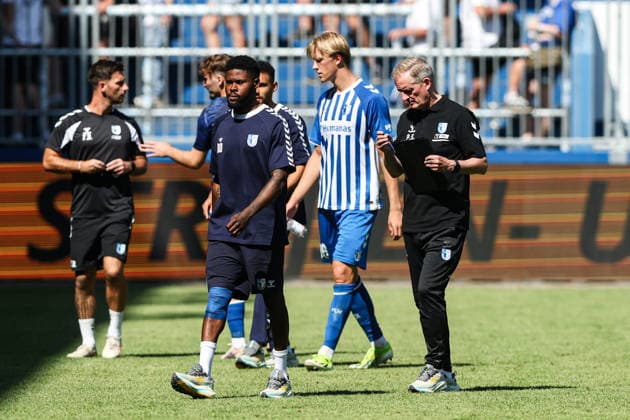 Trainer Petrik Sander und Moritz Broni Kwarteng (1. FC Magdeburg,10) - 2. Fußball Bundesliga Saison 2026-2027 1. FC Magdeburg vs Eintracht Braunschweig in der Avnet Arena in Magdeburg - Fußball,Mann,Männer,Deutschland,08.08.2026 *** Coaches Petrik Sander and Moritz Broni Kwarteng, 1. FC Magdeburg, 2026–2027 Bundesliga Season, 1. FC Magdeburg vs. Eintracht Braunschweig at the Avnet Arena in Magdeburg, Soccer, Men,Men, Germany, August 8, 2026