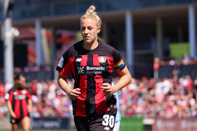 Leverkusen, Deutschland: 08.08.2026 - Saisoneröffnung Testspiel - Bayer Leverkusen Frauen vs. Feyenoord Rotterdam Frauen Im Bild: Carolin Simon (Leverkusen) *** Leverkusen, Germany, August 8, 2026 Season Opener: Friendly Match—Bayer Leverkusen Women vs. Feyenoord Rotterdam Women Pictured: Carolin Simon, Leverkusen Copyright: HMBxMedia MadeleinexFantini