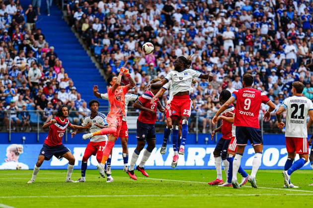 Berke Özer (OSC Lille, 01) faustet Ball weg GER, Hamburger SV vs. OSC Lille, Fußball, Testspiel, Saison 2026 2027, 08.08.2026 GER, Hamburger SV vs. OSC Lille, Fußball, Testspiel, Saison 2026 2027, 08.08.2026 Hamburg *** Berke Özer, OSC Lille, 01 punches the ball away, GER, Hamburger SV vs. OSC Lille, soccer, friendly match, 2026–2027 season, August 8, 2026 GER, Hamburger SV vs. OSC Lille, soccer, friendly match, 2026–2027 season, August 8, 2026 Hamburg Copyright: xEibner-Pressefoto MarcelxvonxFehrnx EP_MFN