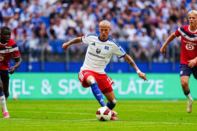 Albert Gronbaek (Hamburger SV, 11) GER, Hamburger SV vs. OSC Lille, Fußball, Testspiel, Saison 2026 2027, 08.08.2026 GER, Hamburger SV vs. OSC Lille, Fußball, Testspiel, Saison 2026 2027, 08.08.2026 Hamburg *** Albert Gronbaek, Hamburger SV, 11 GER, Hamburger SV vs. OSC Lille, Soccer, Friendly Match, 2026–2027 Season, August 8, 2026 GER, Hamburger SV vs. OSC Lille, soccer, friendly match, 2026–2027 season, August 8, 2026 Hamburg Copyright: xEibner-Pressefoto MarcelxvonxFehrnx EP_MFN