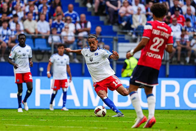 Torschuss Torchance Yussuf Poulsen (Hamburger SV, 15) GER, Hamburger SV vs. OSC Lille, Fußball, Testspiel, Saison 2026 2027, 08.08.2026 GER, Hamburger SV vs. OSC Lille, Fußball, Testspiel, Saison 2026 2027, 08.08.2026 Hamburg *** Shot on Goal, Scoring Chance: Yussuf Poulsen, Hamburger SV, 15 GER, Hamburger SV vs. OSC Lille, Soccer, Friendly, 2026–2027 Season, August 8, 2026 GER, Hamburger SV vs. OSC Lille, Soccer, Friendly, 2026–2027 Season, August 8, 2026 Hamburg Copyright: xEibner-Pressefoto MarcelxvonxFehrnx EP_MFN