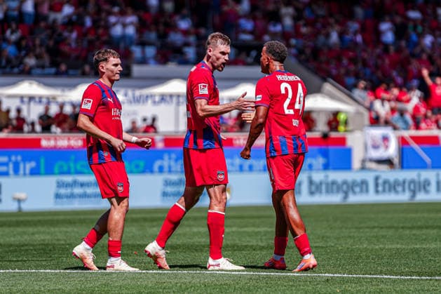 Deutschland: Fussball Saison 2026 2027 , 2. Bundesliga , 1. FC Heidenheim vs. VfL Osnabrück - Voith-Arena (Heidenheim) : Patrick Mainka (1. FC Heidenheim, 6) und Marcel Costly (1. FC Heidenheim, 24) Tor und Torjubel zum 4:2 Heidenheim Voith-Arena Deutschland *** German Soccer Season 2026–2027, 2. Bundesliga, 1 FC Heidenheim vs. VfL Osnabrück, Voith Arena, Heidenheim; Patrick Mainka (1 FC Heidenheim, No. 6) and Marcel Costly (1 FC Heidenheim, No. 24) score goals and celebrate as Heidenheim wins 4–2 at the Voith Arena in Germany Copyright: xBennetxLongx