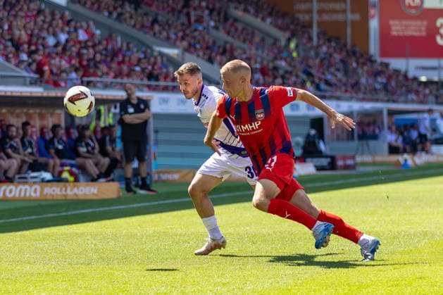 Zweikampf Patrick Kammerbauer (VfL Osnabrueck, 31) Adrian Beck (1.FC Heidenheim, 21), GER, 1.FC Heidenheim vs. VfL Osnabrueck, Fussball, 2. Bundesliga, 01. Spieltag, Spielzeit 2026 2027, 08.08.2026, DFL DFB REGULATIONS PROHIBIT ANY USE OF PHOTOGRAPHS AS IMAGE SEQUENCES AND OR QUASI-VIDEO, GER, 1.FC Heidenheim vs. VfL Osnabrueck, Fussball, 2. Bundesliga, 01. Spieltag, Spielzeit 2026 2027, 08.08.2026 Heidenheim *** Tackle: Patrick Kammerbauer (VfL Osnabrück), 31; Adrian Beck (1. FC Heidenheim), 21, GER; 1. FC Heidenheim vs. VfL Osnabrück, Soccer, 2. Bundesliga, Matchday 01, 2026–2027 season, August 8, 2026, DFL and DFB regulations prohibit any use of photographs as image sequences and or quasi-video, GER, 1 FC Heidenheim vs. VfL Osnabrück, Soccer, 2. Bundesliga, Matchday 1, 2026–2027 Season, August 8, 2026, Heidenheim Copyright: xEibner-Pressefoto JanixPlessx EP_JPL
