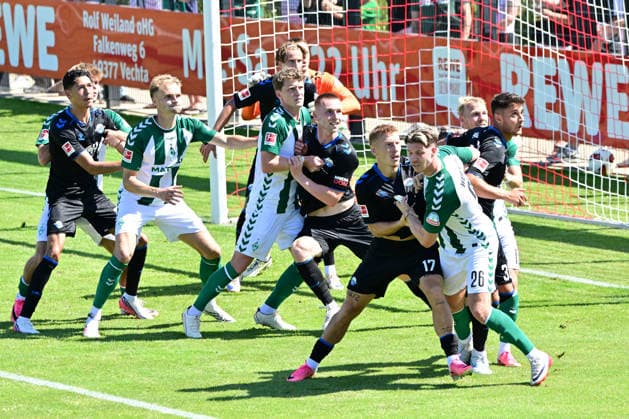 08.08.2026, GER, Freundschaftsspiel SV Werder Bremen vs Paderborn Fussball, Saison 2026 2027), 1.FBL Laurin Curda (SC Paderborn 07 17) Cedric Itten (Werder Bremen 26); Marco Gruell Grüll (Werder Bremen 17); Torwart Karl Hein (Werder Bremen 01) Jens Stage (Werder Bremen 06) Amos Pieper (Werder Bremen 05) Oythe Stadion am Oyther Berg Niedersachsen Deutschland *** August 8, 2026, GER, Friendly Match: SV Werder Bremen vs. Paderborn, 2026–2027 Season, 1 FBL Laurin Curda SC Paderborn 07 17 Cedric Itten Werder Bremen 26 Marco Gruell Grüll Werder Bremen 17 Goalkeeper Karl Hein Werder Bremen 01 Jens Stage Werder Bremen 06 Amos Pieper Werder Bremen 05 Oythe Stadium on Oyther Berg LowerLower Saxony, Germany Copyright: xnordphotoxGmbHx xKFOTOx