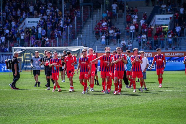 Deutschland: Fussball Saison 2026 2027 , 2. Bundesliga , 1. FC Heidenheim vs. VfL Osnabrück - Voith-Arena (Heidenheim) : Mannschaft nach dem Spiel Heidenheim Voith-Arena Deutschland *** Germany Soccer Season 2026–2027, 2. Bundesliga, 1. FC Heidenheim vs. VfL Osnabrück, Voith Arena, Heidenheim, Team after the game, Heidenheim, Voith Arena, Germany Copyright: xBennetxLongx