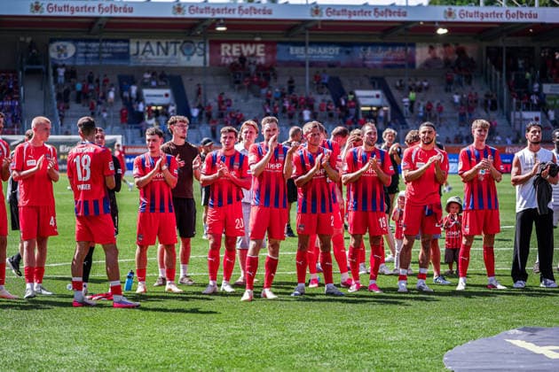 Deutschland: Fussball Saison 2026 2027 , 2. Bundesliga , 1. FC Heidenheim vs. VfL Osnabrück - Voith-Arena (Heidenheim) : Mannschaft nach dem Spiel Heidenheim Voith-Arena Deutschland *** Germany Soccer Season 2026–2027, 2. Bundesliga, 1. FC Heidenheim vs. VfL Osnabrück, Voith Arena, Heidenheim, Team after the game, Heidenheim, Voith Arena, Germany Copyright: xBennetxLongx