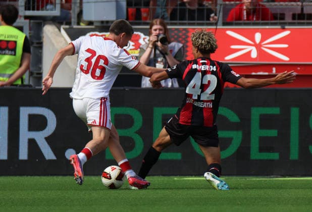 v.l. Joaquin Martinez Gauna (Sevilla FC, 36), Montrell Culbreath (Bayer Leverkusen, 42) GER, Bayer 04 Leverkusen vs. Sevilla FC, 1. Bundesliga , Saisoneroeffnungsspiel, Spielzeit 2026 2027, 08.08.2026 (DFL DFB REGULATIONS PROHIBIT ANY USE OF PHOTOGRAPHS as IMAGE SEQUENCES and or QUASI-VIDEO). GER, Bayer 04 Leverkusen vs. Sevilla FC, 1. Bundesliga , Saisoneroeffnungsspiel, Spielzeit 2026 2027, 08.08.2026 Leverkusen *** L-R: Joaquin Martinez Gauna, Sevilla FC, 36; Montrell Culbreath, Bayer Leverkusen, 42 (GER), Bayer 04 Leverkusen vs. Sevilla FC, Bundesliga 1, season opener, 2026–2027 season, August 8, 2026 DFL and DFB regulations prohibit any use of photographs as image sequences and or quasi-video GER, Bayer 04 Leverkusen vs. Sevilla FC, Bundesliga 1, season opener, 2026–2027 season, August 8, 2026, Leverkusen Copyright: xEibner-Pressefotox EP_TSR