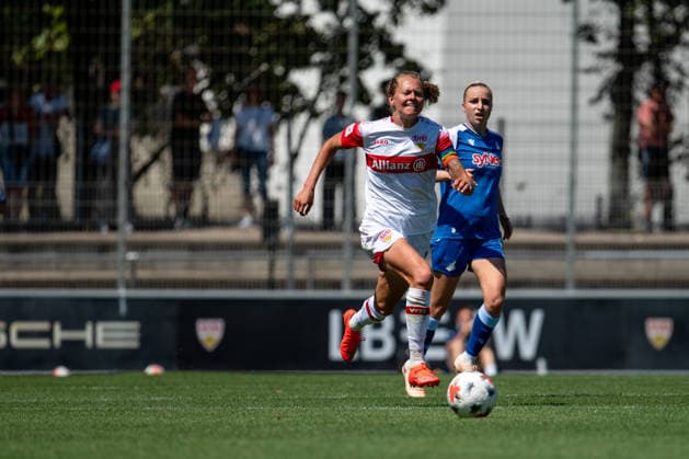 08.08.2026, GER, Fussball, Frauen, Testspiel, Saison 2026 2027, VfB Stuttgart vs TSG 1899 Hoffenheim Maximiliane Rall ( VfB Stuttgart, 08 ) am Ball, Stuttgart Robert-Schlienz-Stadion Baden-Württemberg Deutschland *** August 8, 2026, GER, Soccer, Women s, Friendly, 2026–2027 Season, VfB Stuttgart vs. TSG 1899 Hoffenheim Maximiliane Rall VfB Stuttgart, 08 am Ball, Stuttgart Robert Schlienz Stadium Baden-Württemberg Germany Copyright: xNordphoto Memmlerx