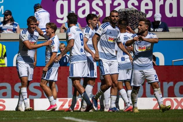3.Liga MSV Duisburg - SV Meppen ** NUR FÜR REDAKTIONELLE ZWECKE ** EDITORIAL USE ONLY **<p>Fußball 3.Liga MSV Duisburg - SV Meppen am 08.08.26 in der Schauinsland-Reisen Arena in Duisburg Torjubel zum 2:0 durch Ben Schlicke ( Duisburg ) Duisburg Copyright: JakobxKlos *** 3rd Division: MSV Duisburg vs. SV Meppen ** FOR EDITORIAL USE ONLY ** EDITORIAL USE ONLY ** p Soccer 3rd Division: MSV Duisburg vs. SV Meppen on August 8, 2026, at the Schauinsland Reisen Arena in Duisburg. Fans celebrate Ben Schlicke’s goal to make it 2–0 for Duisburg. Duisburg. Copyright JakobxKlos Copyright: JakobxKlos doc872k3hxcez9opkd5vpz ,EDITORIAL USE ONLY