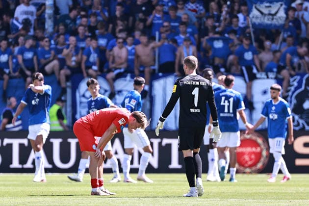 08.08.2026, xtvx, Fussball 2.Bundesliga, SV Darmstadt 98 - Holstein Kiel v.l. nach dem Spiel, after the match Jonas Therkelsen (Holstein Kiel) enttaeuscht, enttaeuscht schauend, dissapointed Torwart Marcel Schuhen (SV Darmstadt 98) (DFL DFB REGULATIONS PROHIBIT ANY USE OF PHOTOGRAPHS as IMAGE SEQUENCES and or QUASI-VIDEO) Darmstadt *** August 8, 2026, xtvx, Soccer 2. Bundesliga, SV Darmstadt 98 vs. Holstein Kiel after the game, after the match, Jonas Therkelsen of Holstein Kiel looks disappointed; goalkeeper Marcel Schuhen of SV Darmstadt 98 looks disappointed. DFL and DFB regulations prohibit any use of photographs as image sequences and or quasi-video. Darmstadt
