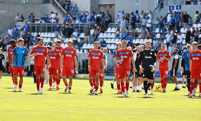 08.08.2026, xtvx, Fussball 2.Bundesliga, SV Darmstadt 98 - Holstein Kiel v.l. Mannschaft Holstein Kiel nach dem Spiel, after the match (DFL DFB REGULATIONS PROHIBIT ANY USE OF PHOTOGRAPHS as IMAGE SEQUENCES and or QUASI-VIDEO) Darmstadt *** August 8, 2026, xtvx, Soccer 2. Bundesliga, SV Darmstadt 98 vs. Holstein Kiel – Holstein Kiel team after the game, after the match. DFL and DFB regulations prohibit any use of photographs as image sequences and or quasi-video. Darmstadt