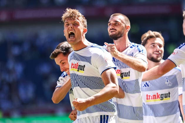 2026.08.08, xkwix, Fußball, 3. Liga, MSV Duisburg - SV Meppen, Schauinsland-Reisen-Arena, 1.Spieltag, Saison 2026 2027: Jubel und schrei beim Tor zum 2:0 durch Ben Schlicke (MSV Duisburg 40) DFB regulations prohibit any use of photographs as image sequences and or quasi-video. Photo: xKamilxWilkowskixPressefotoKochx Nordrhein-Westfalen Deutschland *** August 8, 2026, xkwix, Soccer, 3rd Division, MSV Duisburg vs. SV Meppen, Schauinsland Reisen Arena, Matchday 1, 2026–2027 season: Cheers and shouts following Ben Schlicke’s goal to make it 2–0. MSV Duisburg 40. DFB regulations prohibit any use of photographs as image sequences and or quasi-video. Photo: xKamilxWilkowskixPressefotoKochx, North Rhine-Westphalia, Germany