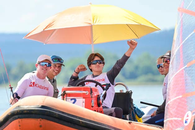 Felix Mulder of the winning Dutch crew, center, during the finals of the 29er class European Championship, EM, Europameisterschaft on Lipno Reservoir, on August 8, 2026, Cerna v Posumavi, Czech Republic. (CTKxPhoto VaclavxPancer) CTKPhotoP2026080803230  CTKPhotoP2026080803230