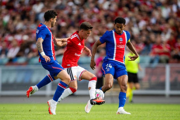 260808 Beraldo of Paris Saint-Germains, Shea Lacey of Manchester Uniteds and Mayulu of Paris Saint-Germains during the friendly match between Manchester United, ManU and Paris Saint-Germain August 8 2026 in Gothenburg. *** August 8, 2026: Beraldo of Paris Saint-Germain, Shea Lacey of Manchester United, and Mayulu of Paris Saint-Germain during the friendly match between Manchester United and Paris Saint-Germain on August 8, 2026, in Gothenburg  Copyright: FREDRIKxAREMYR BB260808FA020