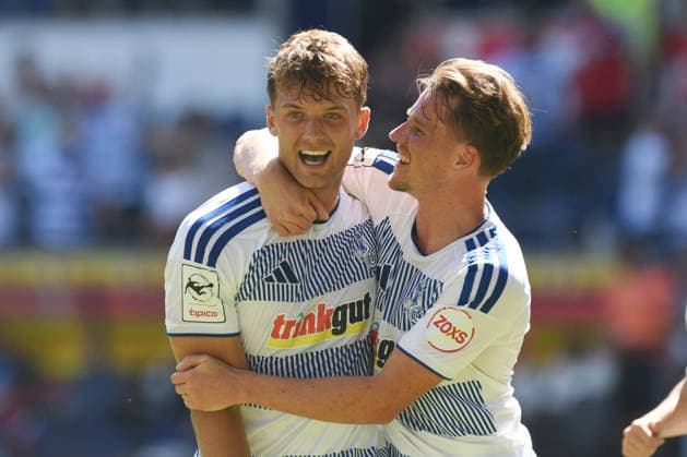 V.l.n.r. Torschuetze Schlicke Ben Schlicke ( MSV Duisburg, 40 ) jubelt mit Christian Viet ( MSV Duisburg, 10 ) ueber sein Tor zum 2 : 0. GER, MSV Duisburg vs SV Meppen 1912, Fussball, 3. Liga, 1. Spieltag, Spielzeit 2026 2027, 08.08.2026 DFL DFB REGULATIONS PROHIBIT ANY USE OF PHOTOGRAPHS AS IMAGE SEQUENCES AND OR QUASI-VIDEO GER, MSV Duisburg vs SV Meppen 1912, Fussball, 3. Liga, 1. Spieltag, Spielzeit 2026 2027, 08.08.2026 Duisburg *** From left to right: Goal scorer Ben Schlicke (MSV Duisburg, 40) celebrates with Christian Viet (MSV Duisburg, 10) after scoring the goal that made it 2–0 for Germany, MSV Duisburg vs. SV Meppen 1912, soccer, 3. Liga, Matchday 1, 2026–2027 season, August 8, 2026. DFL and DFB regulations prohibit any use of photographs as image sequences and or quasi-video. GER, MSV Duisburg vs. SV Meppen 1912, soccer, 3. Liga, Matchday 1, 2026–2027 season, August 8, 2026, Duisburg Copyright: xEibner-Pressefoto ThomasxThienelx EP_TTL