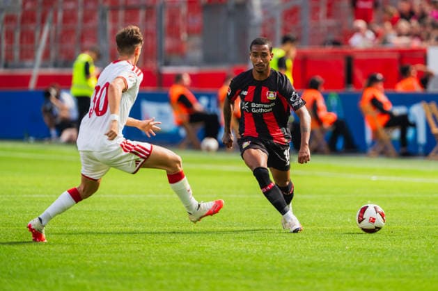 Iglesias (FC Sevilla, 30) im Zweikampf mit Arthur (Bayer 04 Leverkusen, 13) Bayer 04 Leverkusen vs. FC Sevilla, Fussball, Saisoneroeffnungspiel, Freundschaftsspiel, Saison 2026 27, 08.08.2026, DFL REGULATIONS PROHIBIT ANY USE OF PHOTOGRAPHS AS IMAGE SEQUENCES AND OR QUASI-VIDEO, Bayer 04 Leverkusen vs. FC Sevilla, Fussball, Saisoneroeffnungsspiel, Freundschaftsspiel, Saison 2026 27, 08.08.2026 Leverkusen *** Iglesias, FC Sevilla, 30, in a tackle with Arthur, Bayer 04 Leverkusen, 13; Bayer 04 Leverkusen vs. FC Sevilla, soccer, season opener, friendly match, 2026–27 season, August 8, 2026, DFL regulations prohibit any use of photographs as image sequences and or quasi-video, Bayer 04 Leverkusen vs. FC Sevilla, soccer, season opener, friendly match, 2026–27 season, August 8, 2026, Leverkusen Copyright: xEibner-Pressefoto LukasxBaldygax EP_LBA