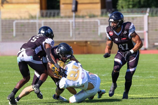2026_08_08, Berlin Rebels vs Dresden Monarchs, GFL, Mommsenstadion, Berlin Montigo Moss (Dresden Monarchs, 81) wird gehalten *** August 8, 2026, Berlin Rebels vs. Dresden Monarchs, GFL, Mommsenstadion, Berlin Montigo Moss, Dresden Monarchs, 81 is held