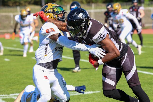 2026_08_08, Berlin Rebels vs Dresden Monarchs, GFL, Mommsenstadion, Berlin Nate Stewart (Berlin Rebels, 00) versucht sich durchzusetzen *** August 8, 2026, Berlin Rebels vs. Dresden Monarchs, GFL, Mommsenstadion, Berlin Nate Stewart of the Berlin Rebels, No. 00, tries to break through