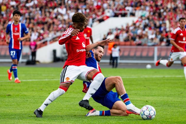 260808 Diallo Amad of Manchester Uniteds and Chvitja Kvaratschelia of Paris Saint-Germains during the friendly match between Manchester United, ManU and Paris Saint-Germain August 8 2026 in Gothenburg. *** August 8, 2026: Amad Diallo of Manchester United and Chvitja Kvaratschelia of Paris Saint-Germain during the friendly match between Manchester United and Paris Saint-Germain on August 8, 2026, in Gothenburg  Copyright: FREDRIKxAREMYR BB260808FA023