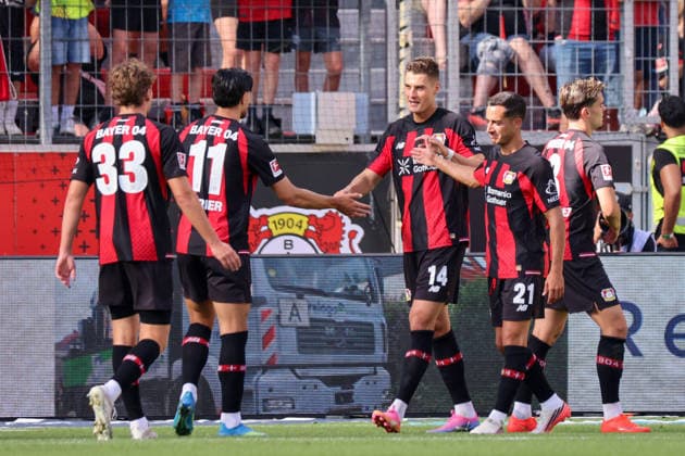 Leverkusen, Deutschland: 08.08.2026 - Saisoneröffnung Testspiel - Bayer 04 Leverkusen vs. FC Sevilla Im Bild: v.li. der Dritte Torschütze Patrik Schick (Leverkusen) macht das Tor zum 2:1 für Leverkusen und jubelt mit seinen Mannschaftskollegen (DFL DFB REGULATIONS PROHIBIT ANY USE OF PHOTOGRAPHS as IMAGE SEQUENCES and or QUASI-VIDEO) *** *** Leverkusen, Germany, August 8, 2026 Season Opener Friendly Match: Bayer 04 Leverkusen vs. FC Sevilla Pictured from left: third goal scorer Patrik Schick scores the goal to make it 2–1 for Leverkusen and celebrates with his teammates DFL DFB REGULATIONS PROHPROHIBIT ANY USE OF PHOTOGRAPHS as IMAGE SEQUENCES and or QUASI-VIDEO *** Copyright: HMBxMedia MadeleinexFantini