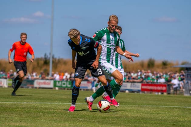 Testspiel: Werder Bremen vs. SC Paderborn 07, 08.08.2026 Albert Millgramm (SC Paderborn 07, 19), Marco Grüll (Werder Bremen, 17); Testspiel: Werder Bremen vs. SC Paderborn 07 am 08.08.2026 in Vechta (Stadion Oyther Berg), Germany, *** Friendly Match: Werder Bremen vs. SC Paderborn 07, August 8, 2026; Albert Millgramm, SC Paderborn 07, 19, Marco Grüll, Werder Bremen, 17 Friendly match: Werder Bremen vs. SC Paderborn 07 on August 8, 2026, at Oyther Berg Stadium in Vechta, Germany, Copyright: xBEAUTIFULxSPORTS Neddermannx