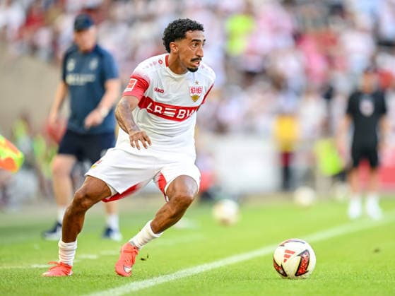 Tiago Tomas (VfB Stuttgart) controls the Ball during the during the pre-season friendly match between VfB Stuttgart and Everton at MHP Arena on August 8, 2026 in Stuttgart, Germany. (Photo by Harry Langer DeFodi Images) - *** Tiago Tomas of VfB Stuttgart controls the ball during the preseason friendly match between VfB Stuttgart and Everton at the MHP Arena on August 8, 2026, in Stuttgart, Germany. Photo by Harry Langer, DeFodi Images
