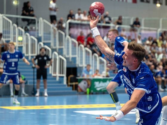 HANDBALL - ALPLA Sommercup HARD,AUSTRIA,08.AUG.26 - HANDBALL - ALPLA Sommercup, third place match, HC Hard vs TBV Lemgo Lippe. Image shows Adam Nyfjaell (Lemgo).  GEPAxpictures xOliverxLerch