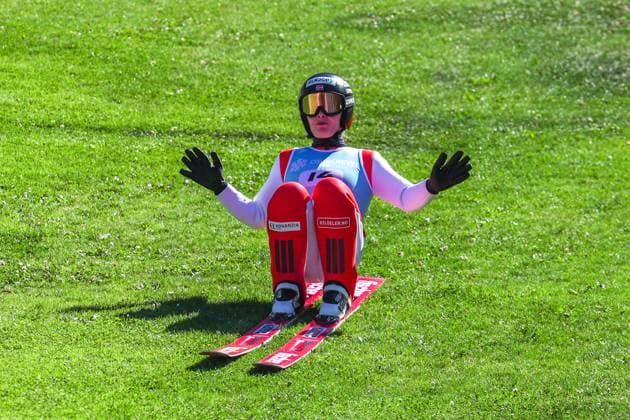 SAUT A SKI COUPE MONDE COURCHEVEL PHOTOPQR LE DAUPHINE Tom PHAM VAN SUU ; Courchevel ; 08 08 2026 ; A Courchevel (Savoie), le 8 août 2026. Coupe du monde de saut à ski. Sur notre photo : Anna Stroem remporte la victoire ce samedi Photo : Tom Pham Van Suu Le Dauphiné Libéré Ski jumping, Skispringen, Ski, nordisch World Cup in Courchevel on August 8, 2026 Courchevel Savoie Rhône-Alpes France  Copyright: xPHOTOPQR LExDAUPHINE MAXPPPxTomxPHAMxVANxSUUx 20260808JDL5167 20260808JDL5167