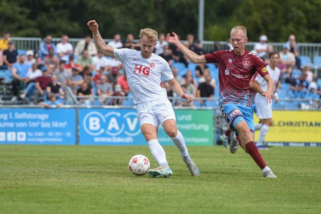 Fußball I Herren I Saison 2026-2027 I Regionalliga Nord I 2. Spieltag I SC Weiche Flensburg 08 - Eimsbütteler TV I 08.08.2026 von links Jan-Pelle Hoppe (28, Eimsbütteler TV), Torben Marten (3, SC Weiche Flensburg 08) *** Soccer I Men s Team I 2026–2027 Season I Regionalliga Nord I Matchday 2 I SC Weiche Flensburg 08 vs. Eimsbütteler TV I August 8, 2026; from left: Jan Pelle Hoppe (28), Eimsbütteler TV, Torben Marten 3, SC Weiche Flensburg 08 Copyright: xLobeca JanxKirschnerx