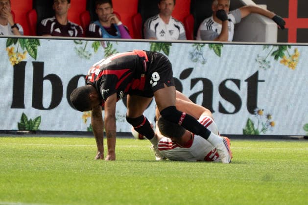 Deutschland: 08.08.2026, Saisoneröffnung - Bayer 04 Leverkusen vs FC Sevilla, BayArena (Leverkusen): Jeanuel Belocian im Zweikampf Leverkusen Deutschland *** Germany, August 8, 2026, Season Opener: Bayer 04 Leverkusen vs. FC Sevilla, BayArena, Leverkusen; Jeanuel Belocian in a tackle, Leverkusen, Germany Copyright: xMijoxLubecx