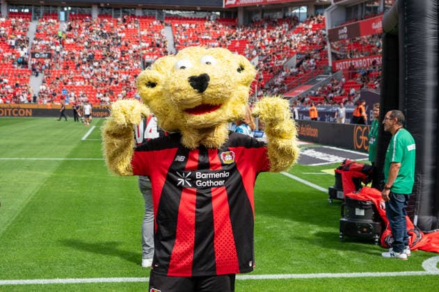 Deutschland: Freundschaftsspiel-Vorbereitung 2026 2027 - Bayer 04 Leverkusen vs FC Sevilla - BayArena-Stadion (Leverkusen): Brian the Lion Leverkusen-Maskottchen Leverkusen Leverkusen-BayArena-Stadion Deutschland *** Germany Friendly Match 2026-2027 Preseason Bayer 04 Leverkusen vs. FC Sevilla BayArena Stadium, Leverkusen Brian the Lion, Leverkusen Mascot, Leverkusen, BayArena Stadium, Germany Copyright: xOrhanxHabashx